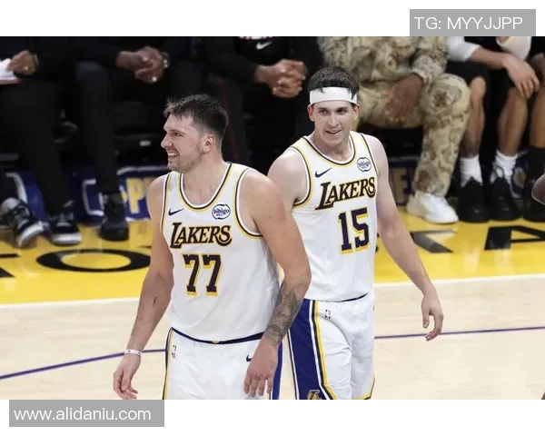 湖人对阵黄蜂精彩视频回放全场集锦与精彩瞬间分析